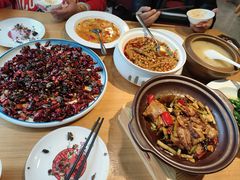 -嫩芽 ·地道重庆菜(十八梯露台夜景店)