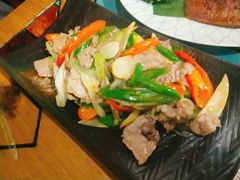 酸木瓜炒牛肉-紫滇源云南生态菜(丹凤街店)