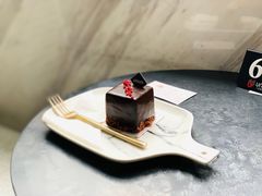 -UNI UNI(环亚凯瑟琳店)