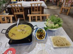 -霄汉牛三鲜湖北砂锅菜(万松园2店)