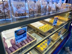 面包甜点陈列柜-墨茉点心局(国金街店)