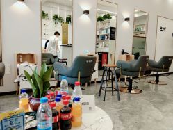 -V8潮牌·接发烫染连锁