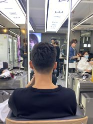 -藤野造型烫发染发