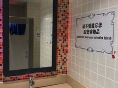 -爱丽丝冒险奇遇记