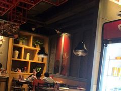 大堂-辣尚瘾·烤鱼·新川菜(交大直营店)