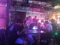-UP嘻哈酒吧(粉巢店)