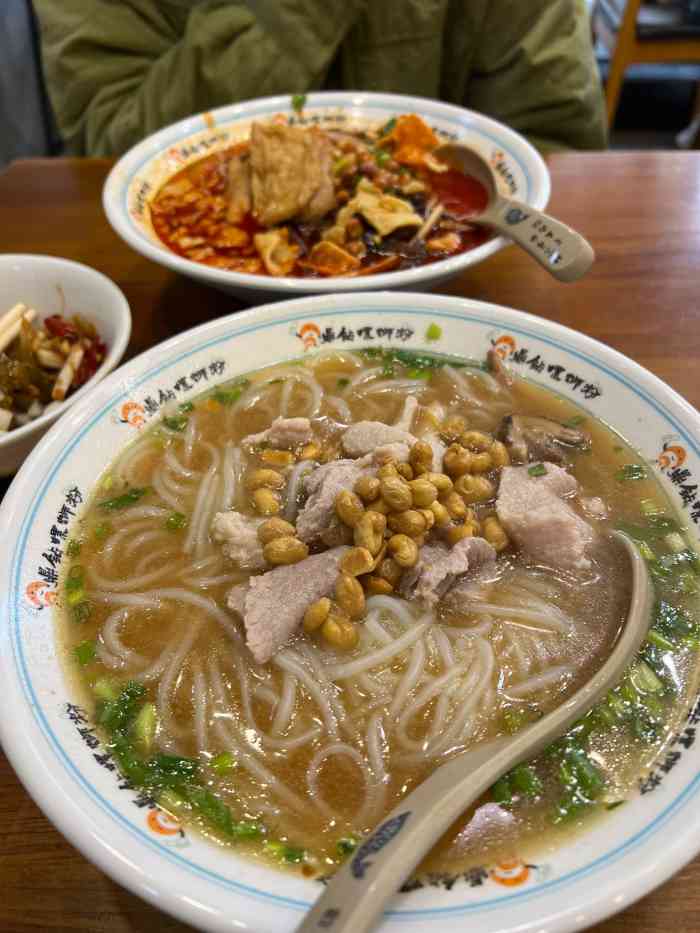 鼎钻螺蛳粉(谷埠店)-"好久不来吃了,新装修好了,味道还是老样子.