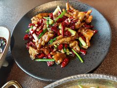 -曼听小寨海鲜烧烤·大连辣炒大王(盖州街店)