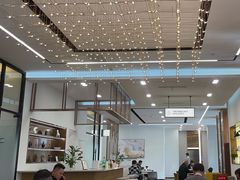 -上海宝信宝马4S店