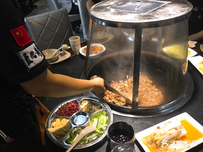 鹅货饿人锅屋(民祥大厦店)火焰醉鹅图片