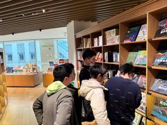 -新华文创·光的空间