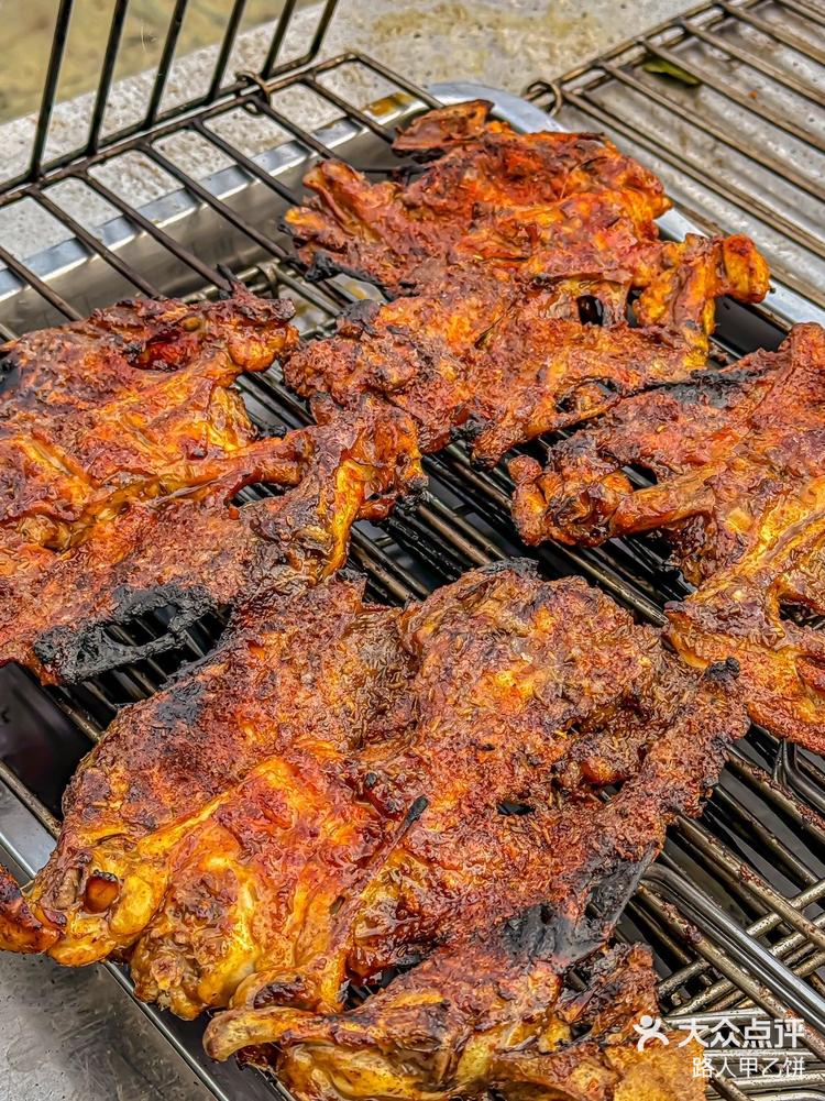一周来8次鼓楼就为了这口儿生烤鸡架