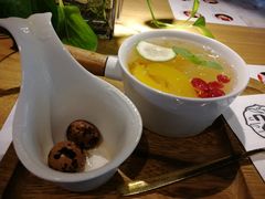 银耳桃桃-炖物24章·顺时轻养茶(杭州大厦店)