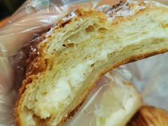 黄金流奶羊角-麦田工坊(月湖店)