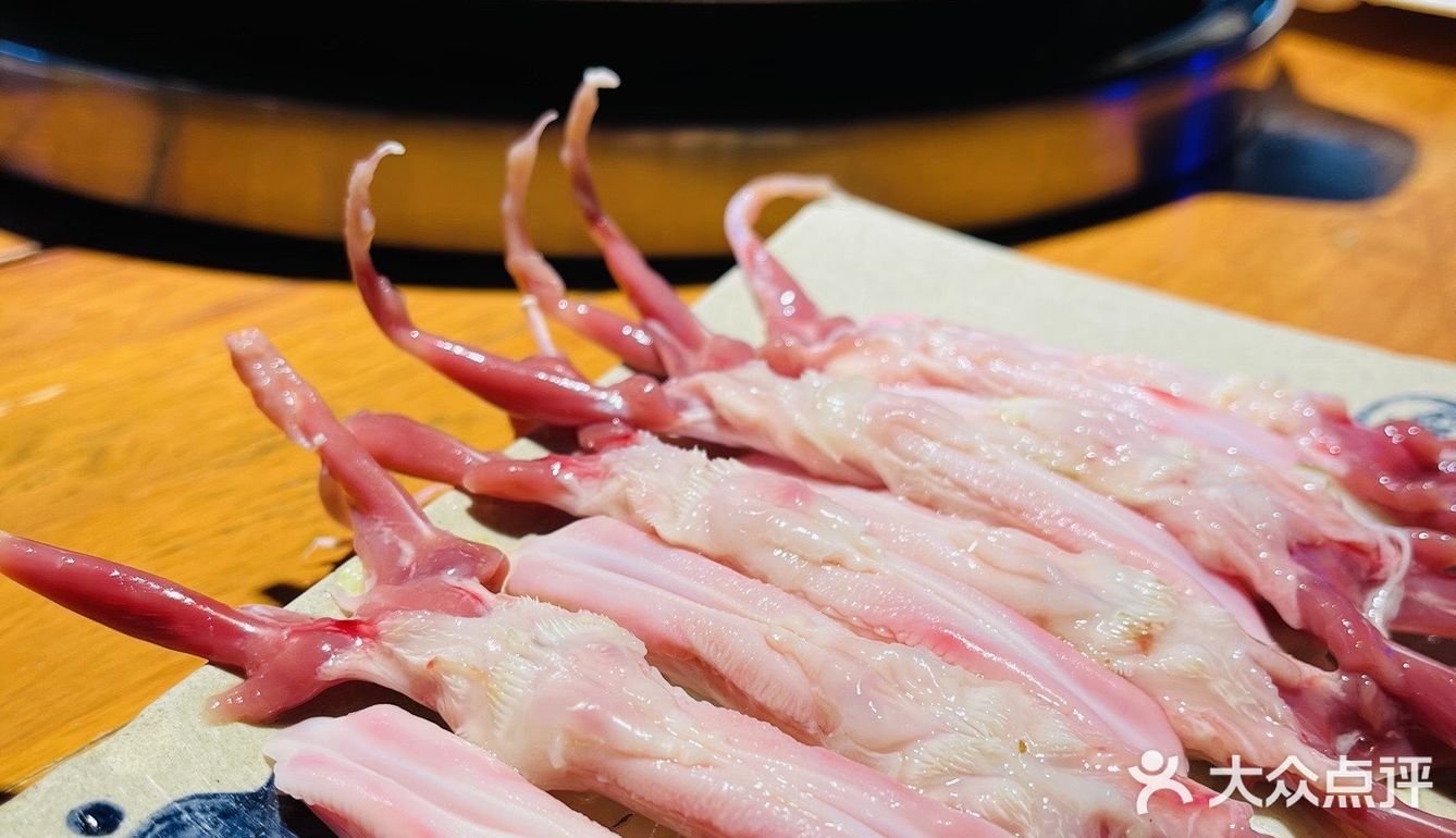 涮肉最好,配上地道的重庆式油碟,简直不要太棒了!