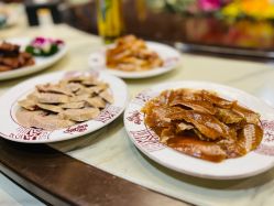 -鑫淼餐饮娱乐中心(江东街店)