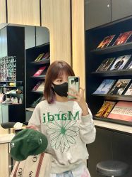 -HAIR CORNER
