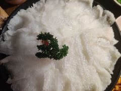 -老牌坊云南鱼豆花火锅(哈西万达店)
