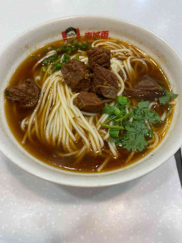 南城香(通州店)-"最常点的是羊肉串,肥牛饭或者酸菜鱼饭,味.