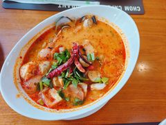 -Chom Cafe and Restaurant