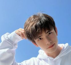 -丝语萱形象