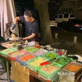 重庆物价好感人!0.9元烧烤/街头炒饭好香…