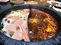 菌汤麻辣鸳鸯锅-宽板凳老灶火锅(簋街店)