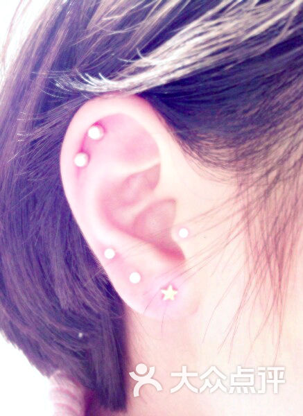花师傅专业穿耳洞打耳洞耳洞正常的位置都在这
