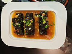 建水自制包浆黑豆腐-桥边小楼·手工云南菜·古城观景小楼