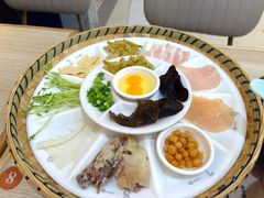 -花馬肆.云南过桥米线(汉神购物广场现场熬汤店)