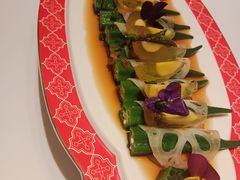 -思念果岭湖畔花房餐厅