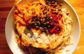 Sour Cabbage Meat Sauce Dry Noodles