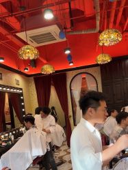 -东方先生国潮男士理发馆