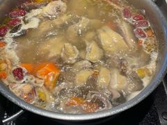 -尚尚仙·酸汤猪手·猪肚鸡火锅(华联万柳购物中心店)