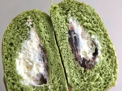 抹茶红豆奶油冰面包-中粮丰通（北京)食品有限公司