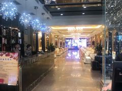 -鞍山大白鲨美食酒店