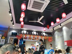 -爆炸头阿姨小四川正宗川味小吃(无任何分店)