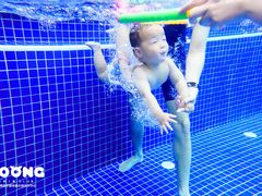 -龙格亲子游泳俱乐部(泊富中心)