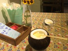 -志龙皇冠吃货椰子铺