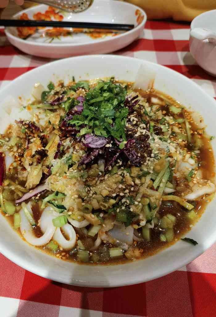 西贝莜面村(青岛万象城店)-"新上的香椿莜面真的不怎么好吃,腥的有鱼