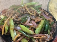 尖椒炒鸡杂-幽优农庄·森波拉特色本地农家菜