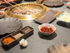-铭牛烧肉·和牛海鲜自助(高新月牙湖店)
