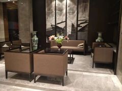 -铂逸梦秦酒店(横店梦幻谷店)