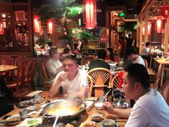 大堂-野山舂·贵州现舂酸汤火锅(鸿通城店)