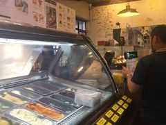 -莓园冰淇淋店