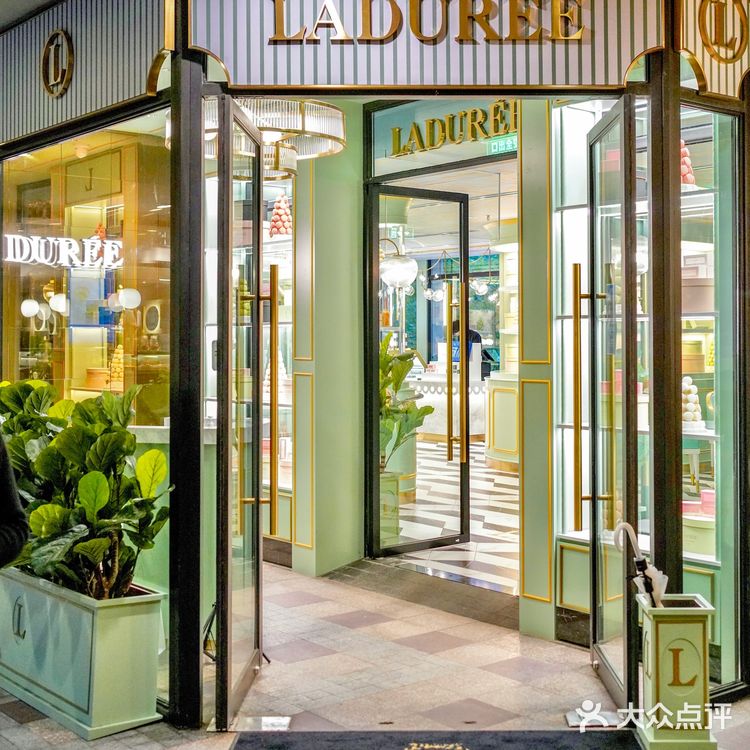 Ladurée菈朵芮新店|来自巴黎的氛围感下午茶