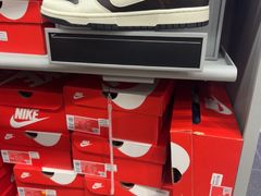 -NIKE上海青浦优选体验店