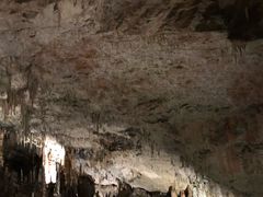 -波斯托伊纳溶洞