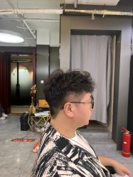 -藤野造型烫发染发