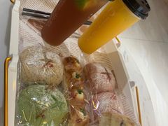 -顶东面包花园·生日蛋糕(世博店)